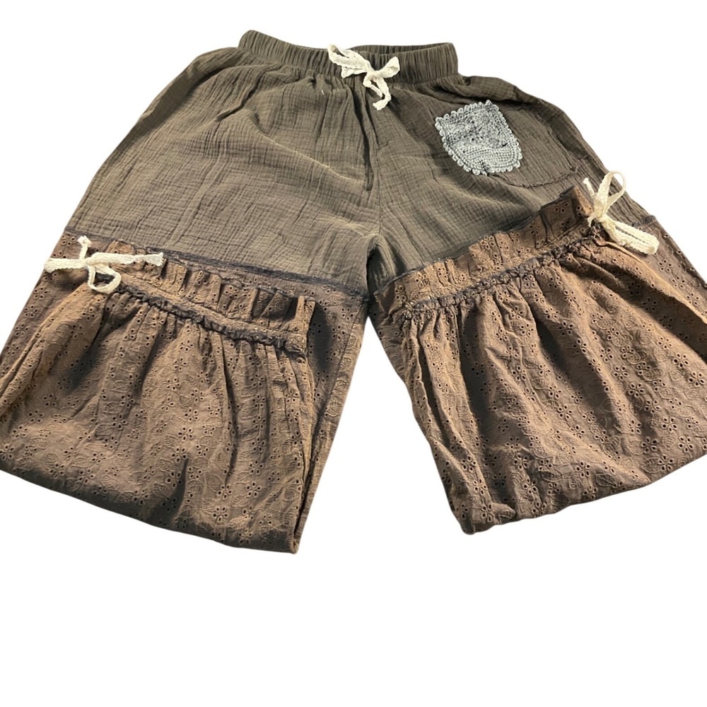 POL Floral Eyelet Lace and Double Gauze Joggers in Charcoal SMP578 med - Picture 8 of 10